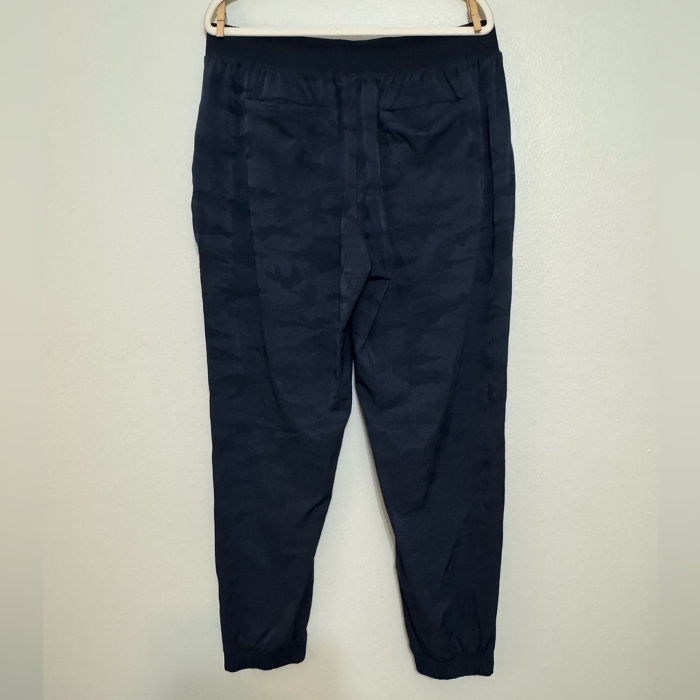 Athleta Brooklyn Heights High Rise Jogger in Blue Camo - Size 16 TALL - Picture 5 of 6